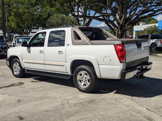 used 2006 Chevrolet Avalanche car, priced at $7,995