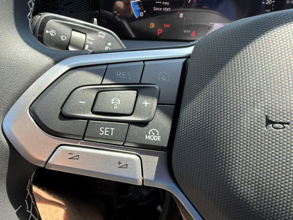 new 2025 Volkswagen Tiguan car, priced at $35,110