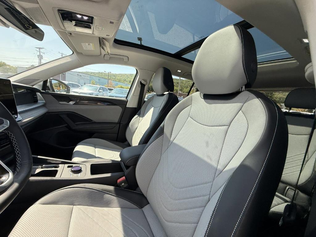 new 2025 Volkswagen Tiguan car, priced at $35,110
