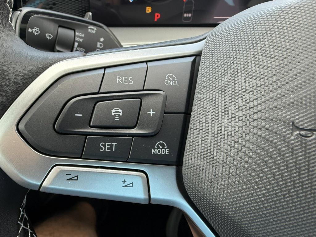 new 2025 Volkswagen Tiguan car, priced at $34,988