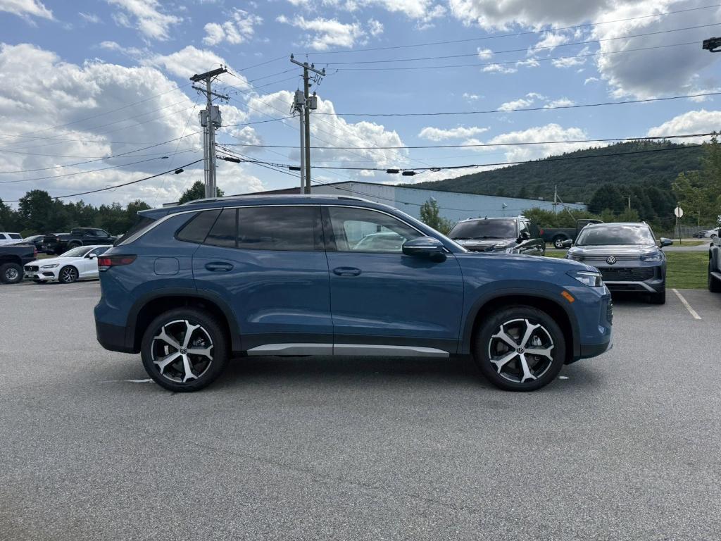 new 2025 Volkswagen Tiguan car, priced at $34,988