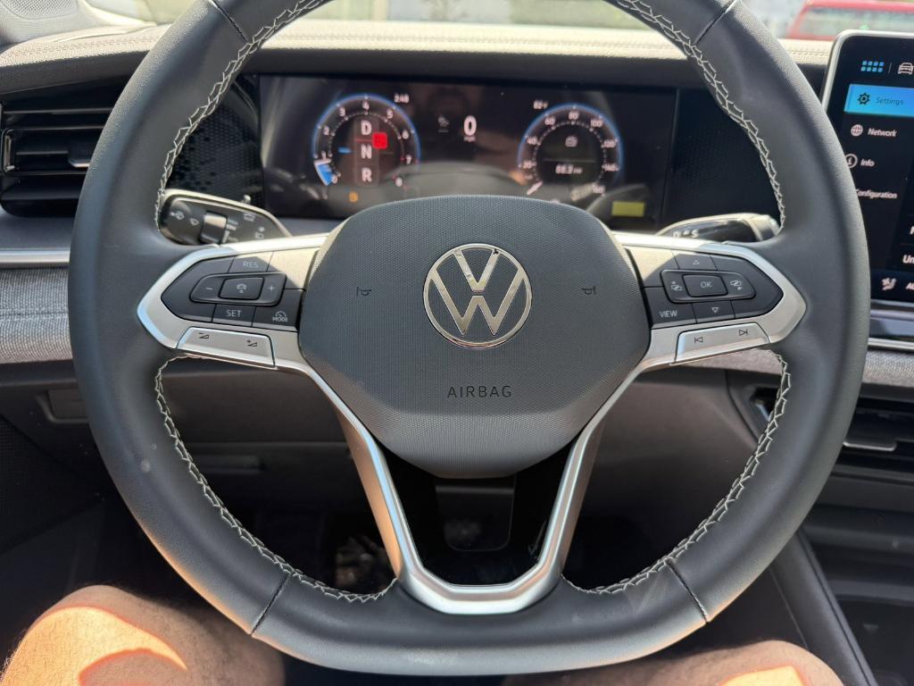 new 2025 Volkswagen Tiguan car, priced at $30,360