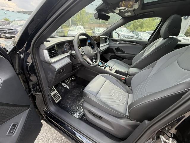 new 2025 Volkswagen Tiguan car, priced at $37,070