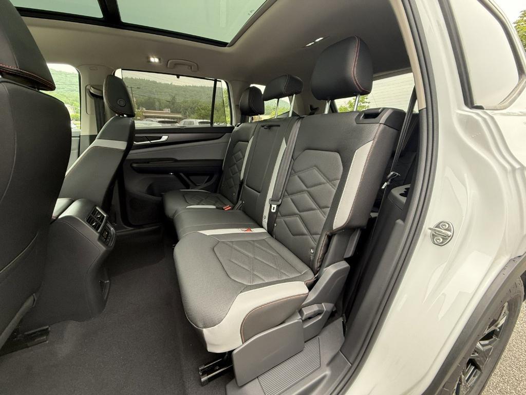 new 2025 Volkswagen Atlas car, priced at $41,906