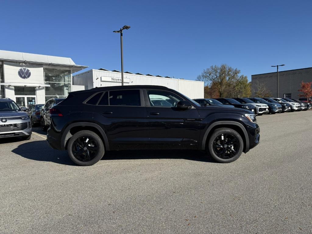 new 2026 Volkswagen Atlas Cross Sport car, priced at $50,697