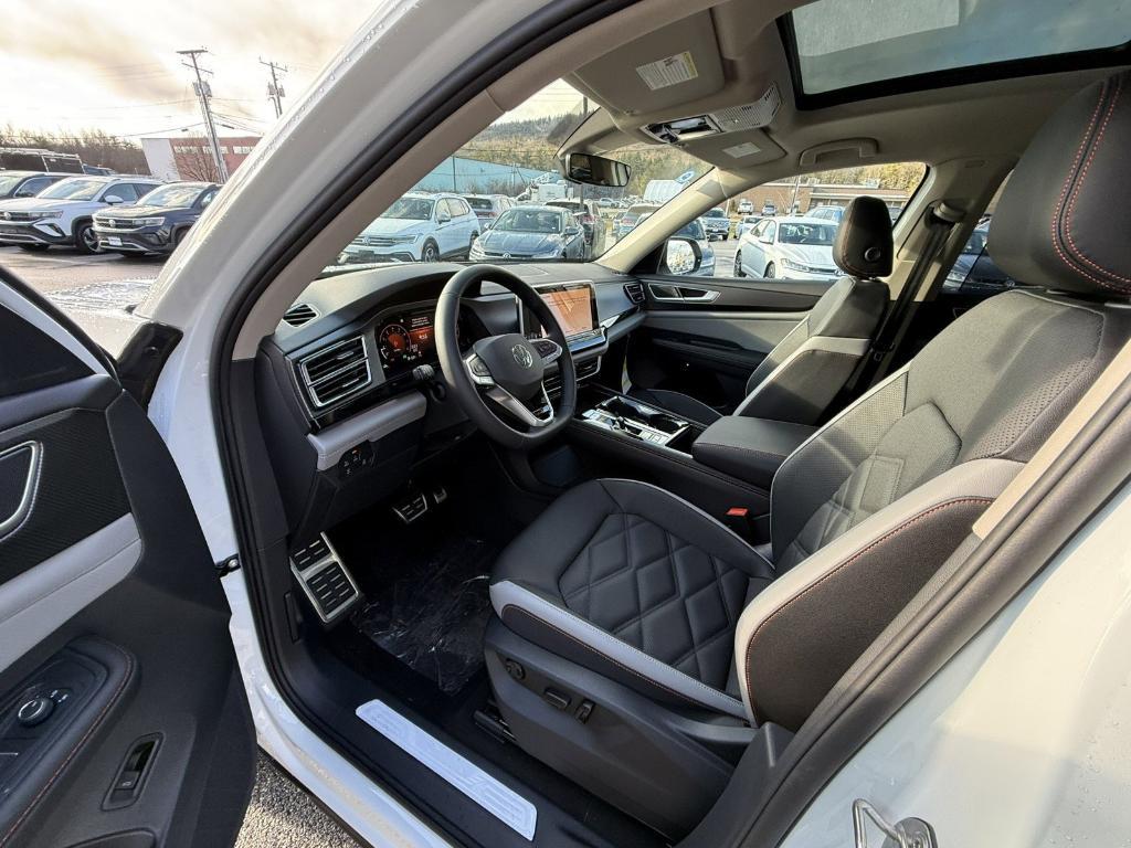 new 2025 Volkswagen Atlas car, priced at $46,719