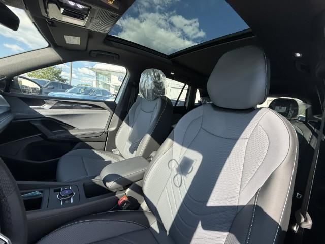 new 2025 Volkswagen Tiguan car, priced at $37,343