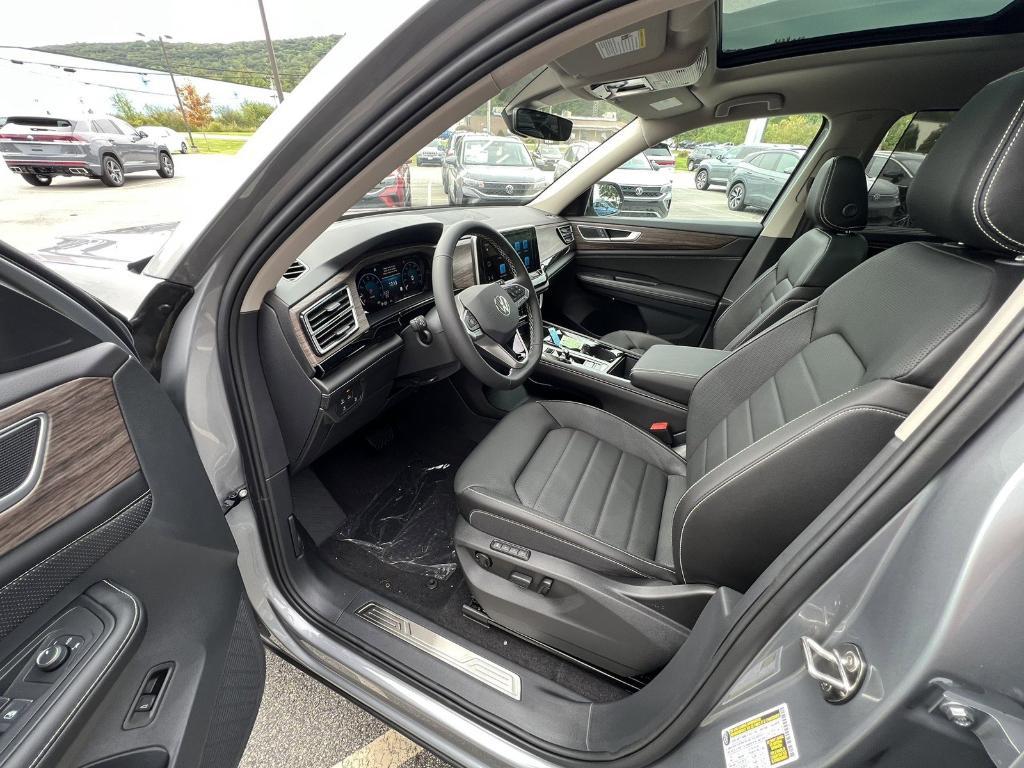 used 2024 Volkswagen Atlas car, priced at $42,995