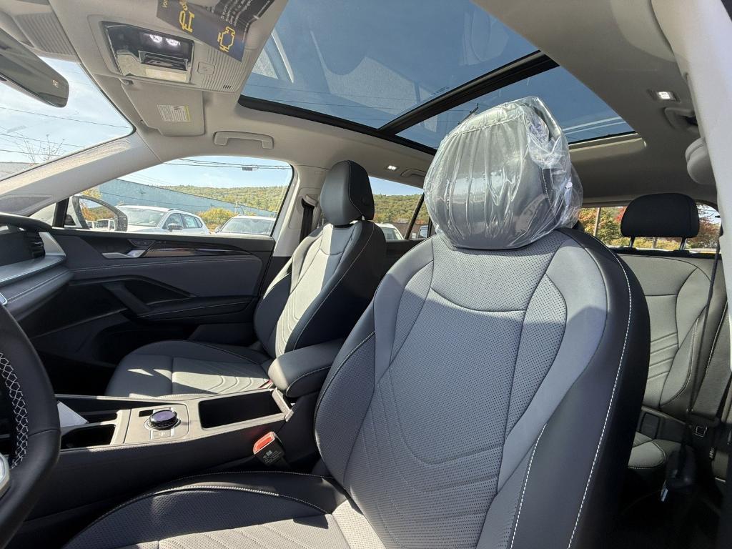 new 2025 Volkswagen Tiguan car, priced at $35,732