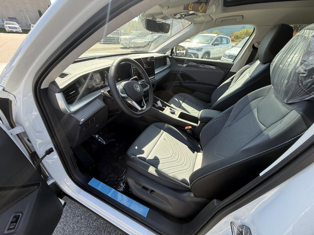 new 2025 Volkswagen Tiguan car, priced at $35,732