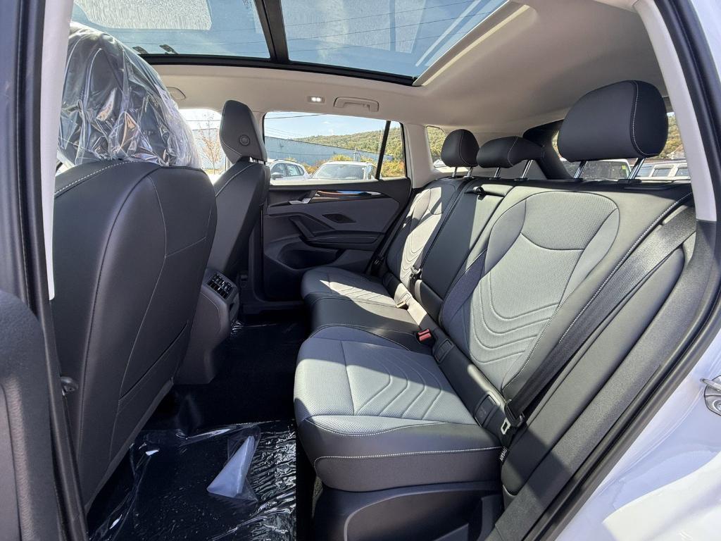 new 2025 Volkswagen Tiguan car, priced at $35,732