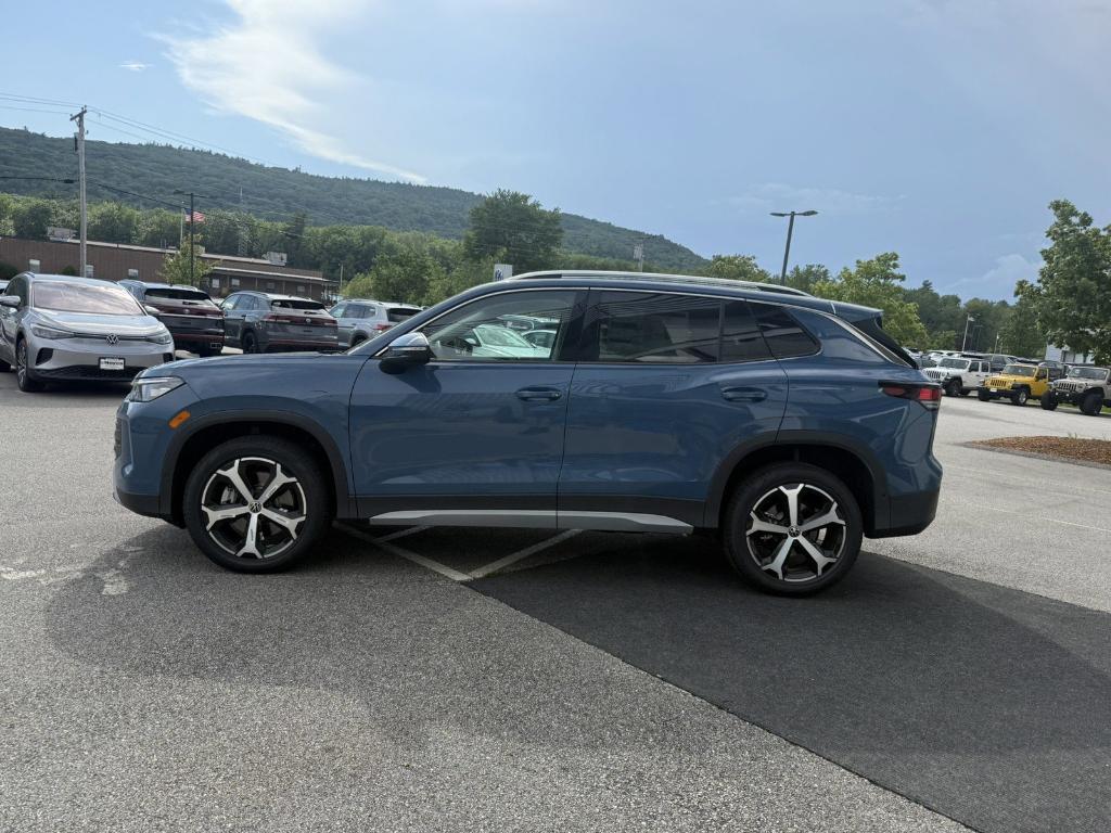 new 2025 Volkswagen Tiguan car, priced at $35,805