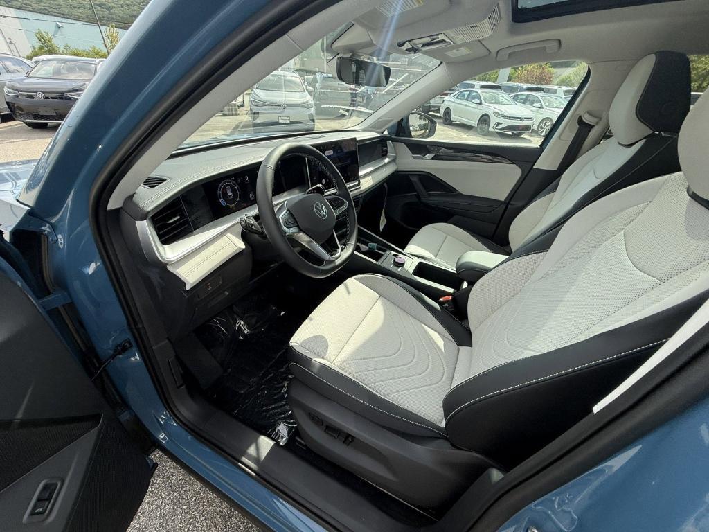 new 2025 Volkswagen Tiguan car, priced at $35,805