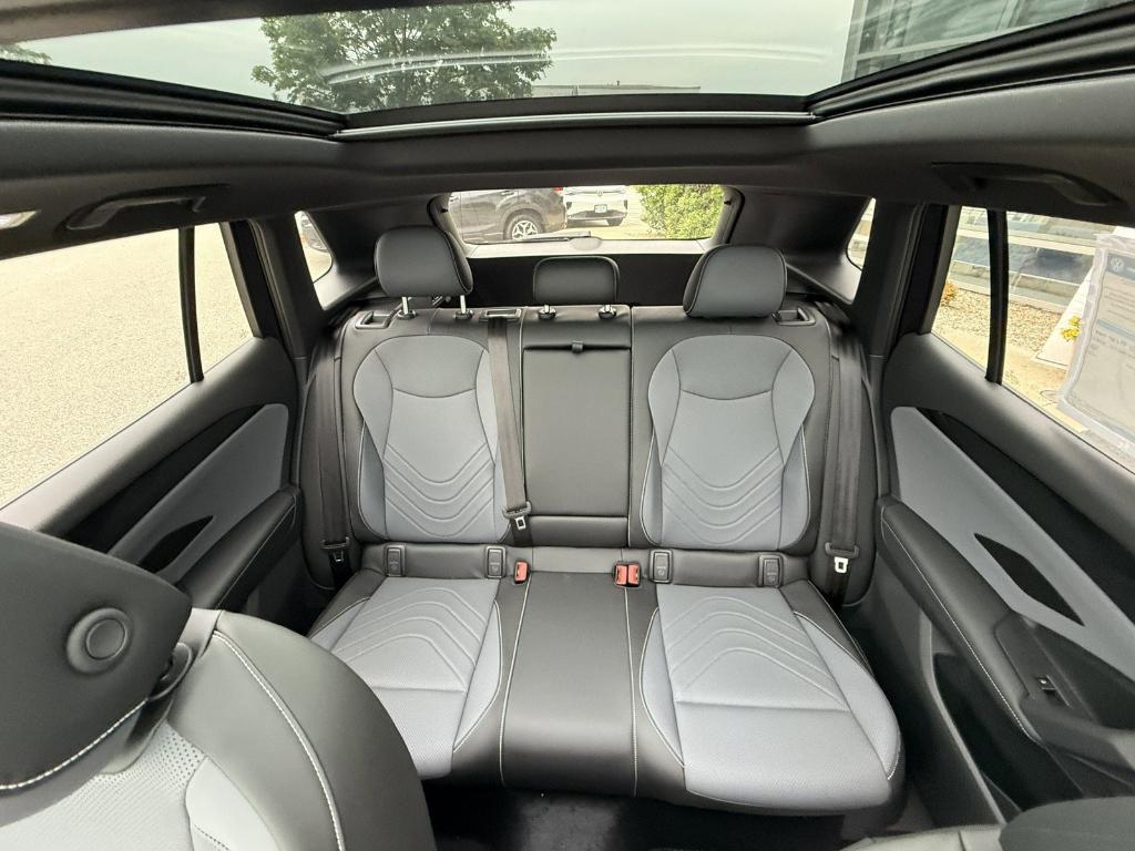 new 2025 Volkswagen Tiguan car, priced at $38,036