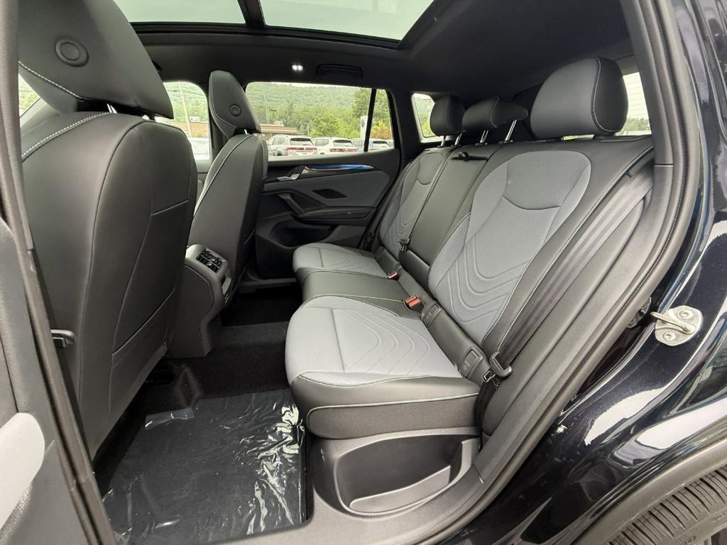 new 2025 Volkswagen Tiguan car, priced at $38,036