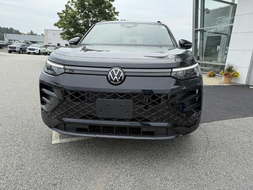 new 2025 Volkswagen Tiguan car, priced at $38,036