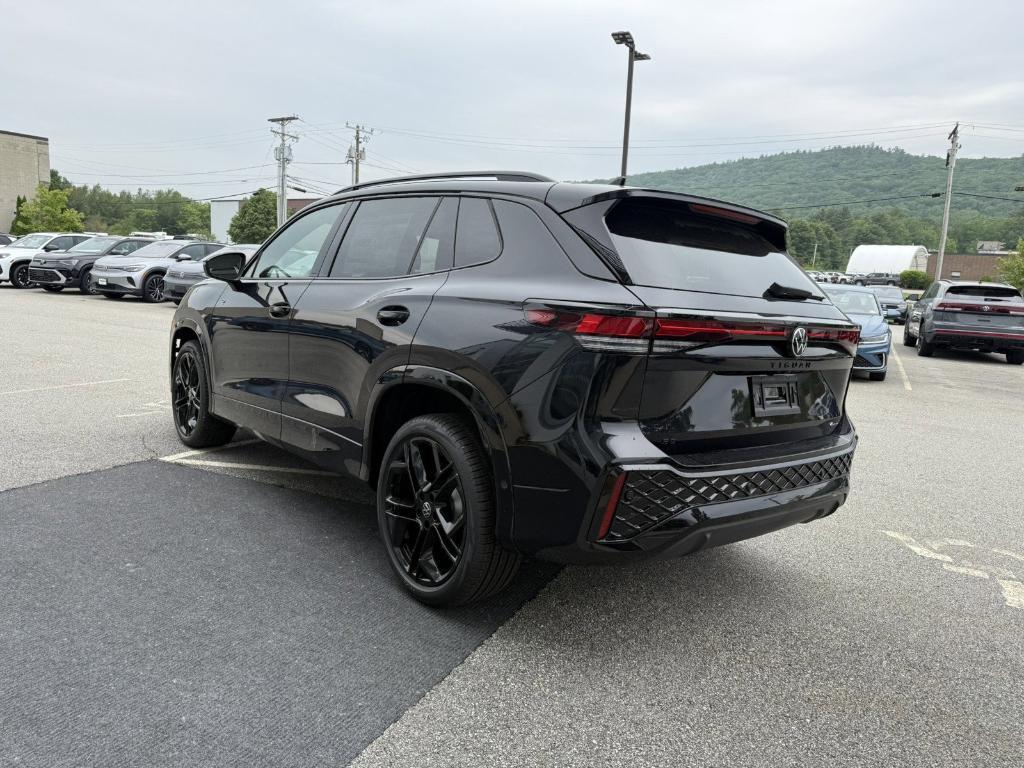 new 2025 Volkswagen Tiguan car, priced at $38,036