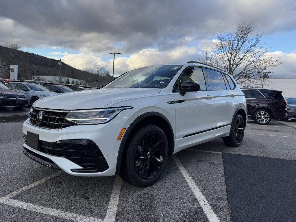 new 2024 Volkswagen Tiguan car, priced at $34,459