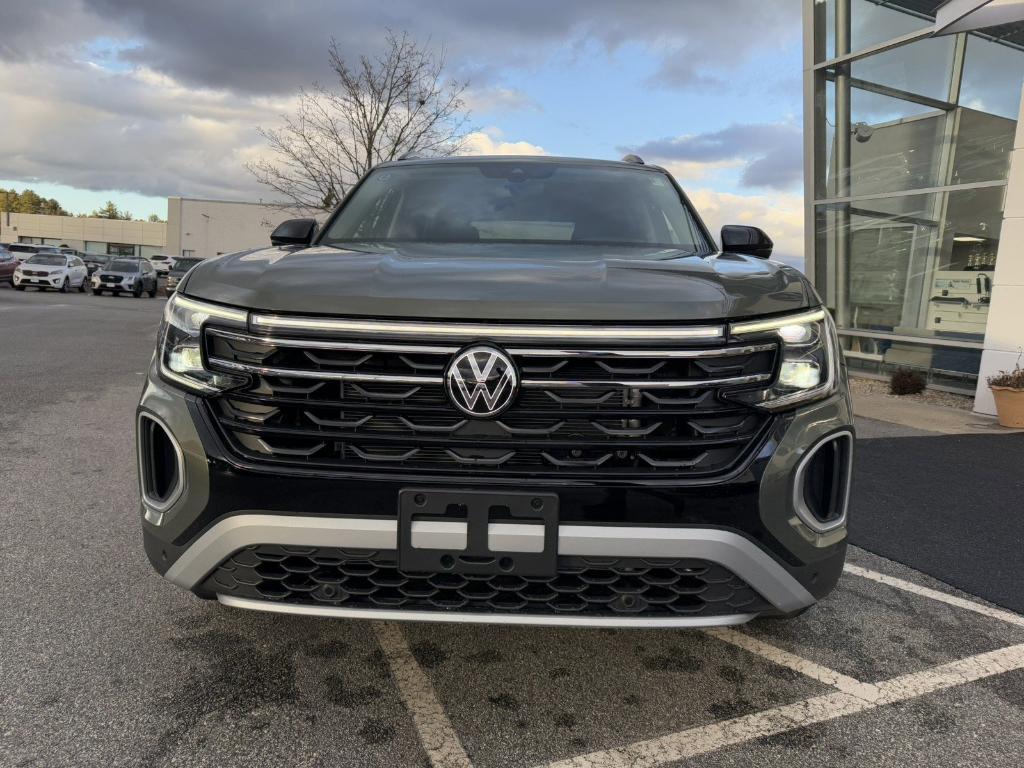 new 2025 Volkswagen Atlas car, priced at $45,851