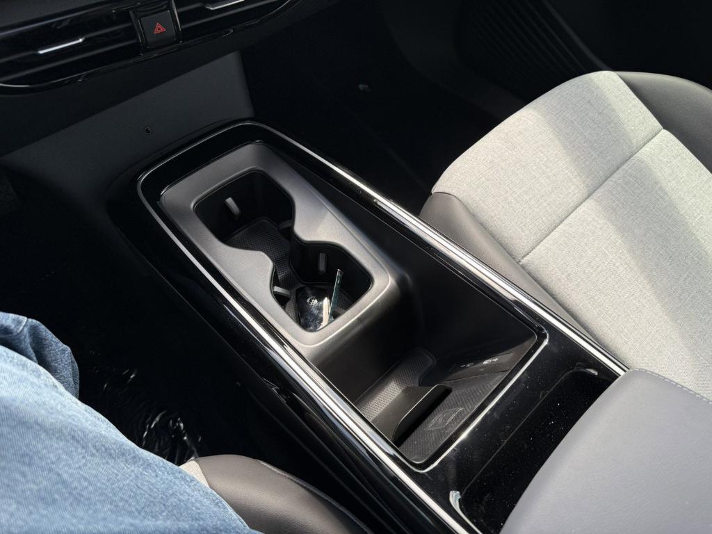 new 2025 Volkswagen ID.4 car, priced at $44,216