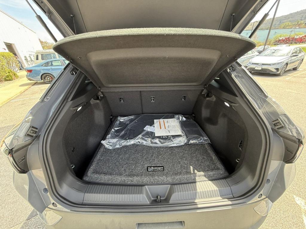 new 2025 Volkswagen ID.4 car, priced at $44,216