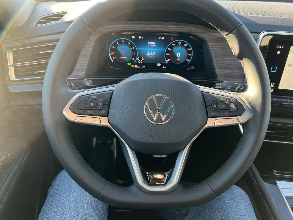 new 2025 Volkswagen Atlas car, priced at $52,306