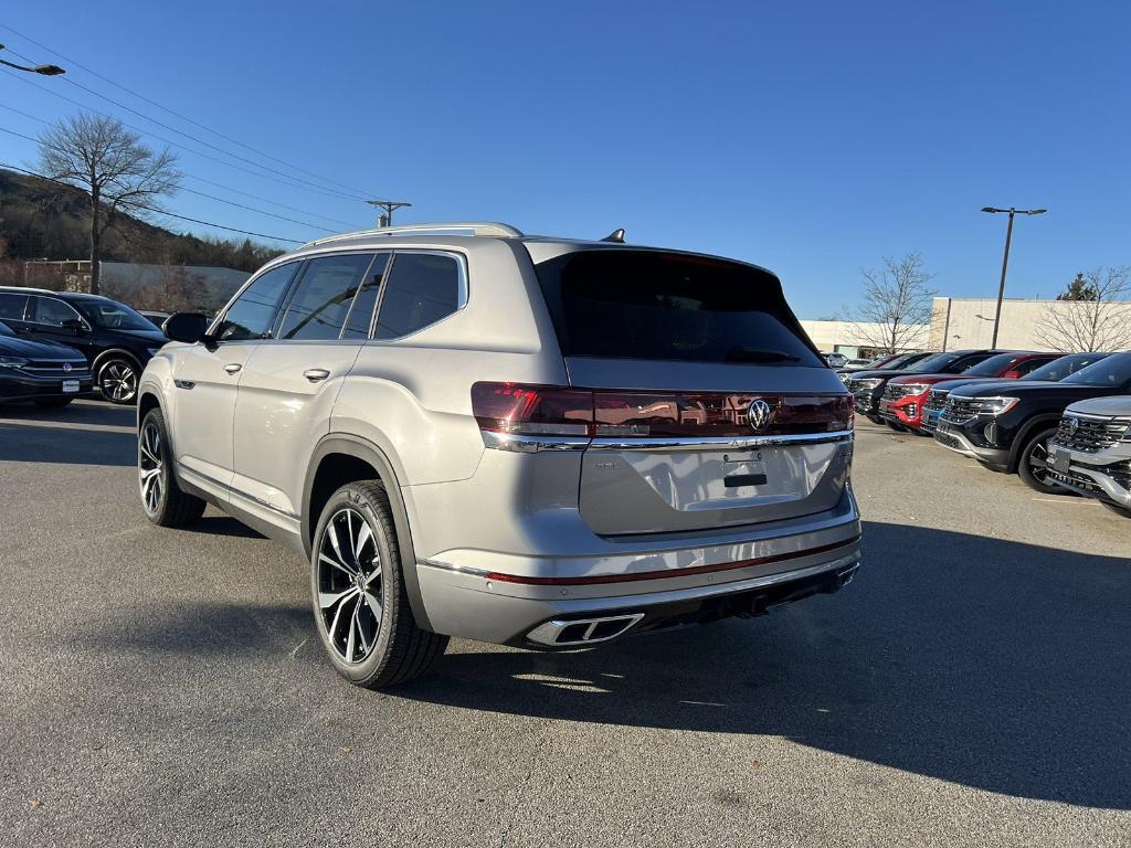 new 2025 Volkswagen Atlas car, priced at $52,306