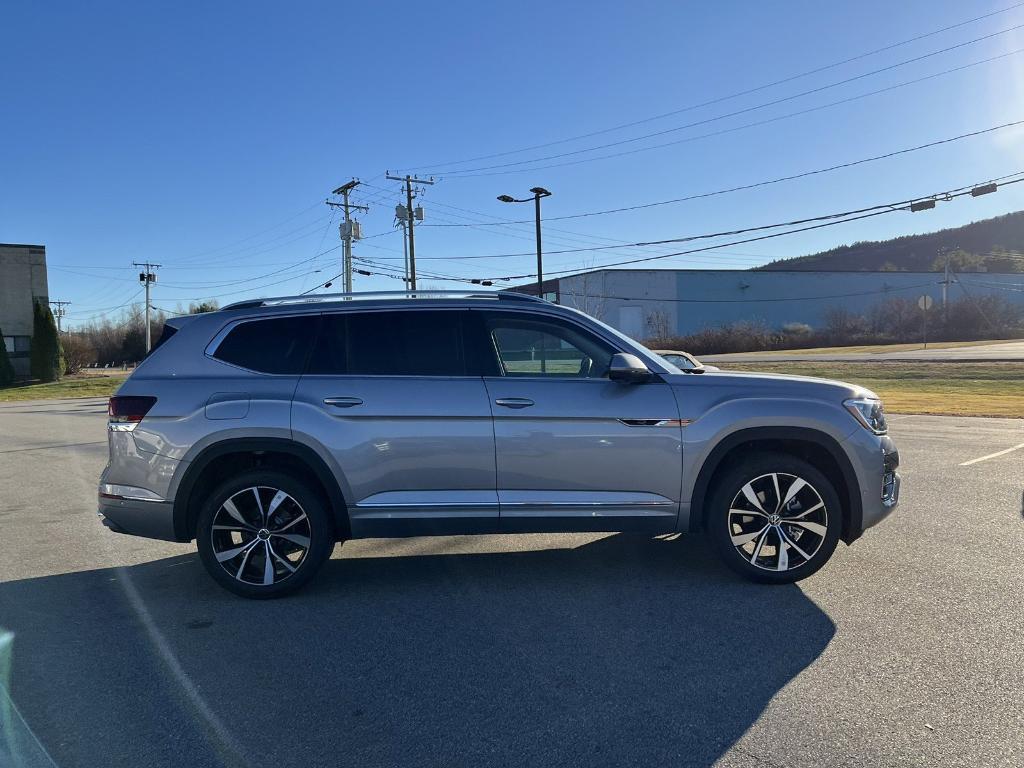 new 2025 Volkswagen Atlas car, priced at $52,306