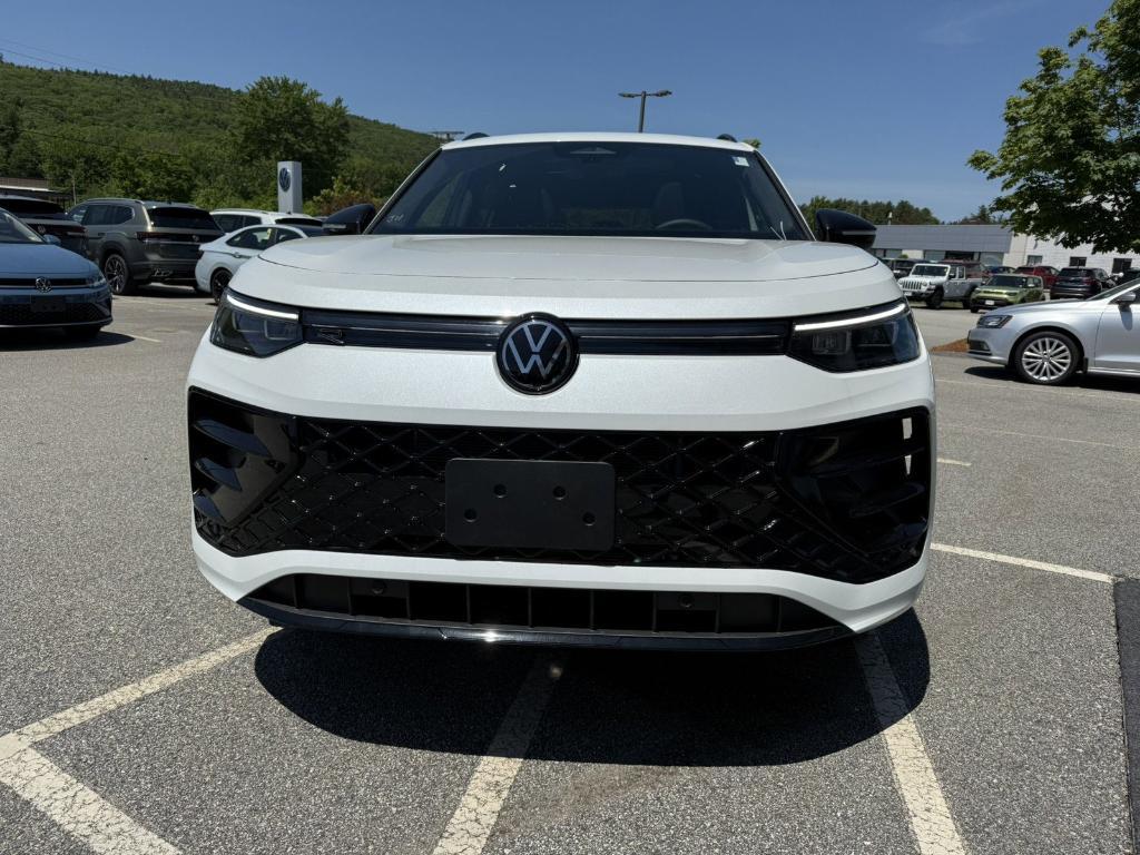 new 2025 Volkswagen Tiguan car, priced at $38,258