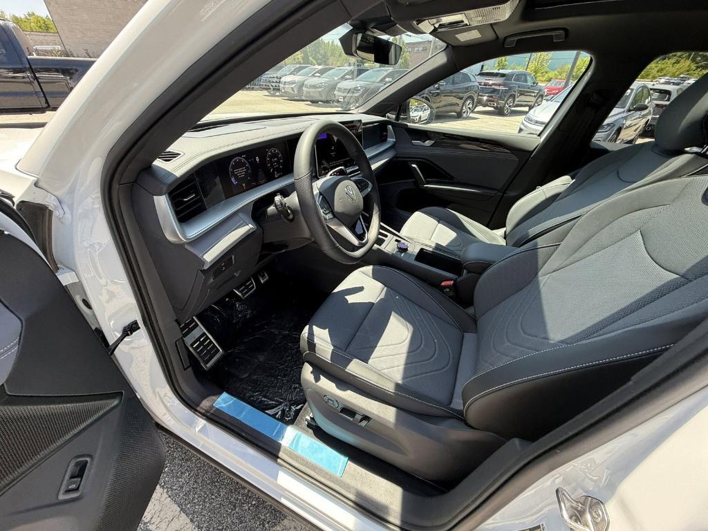 new 2025 Volkswagen Tiguan car, priced at $38,258