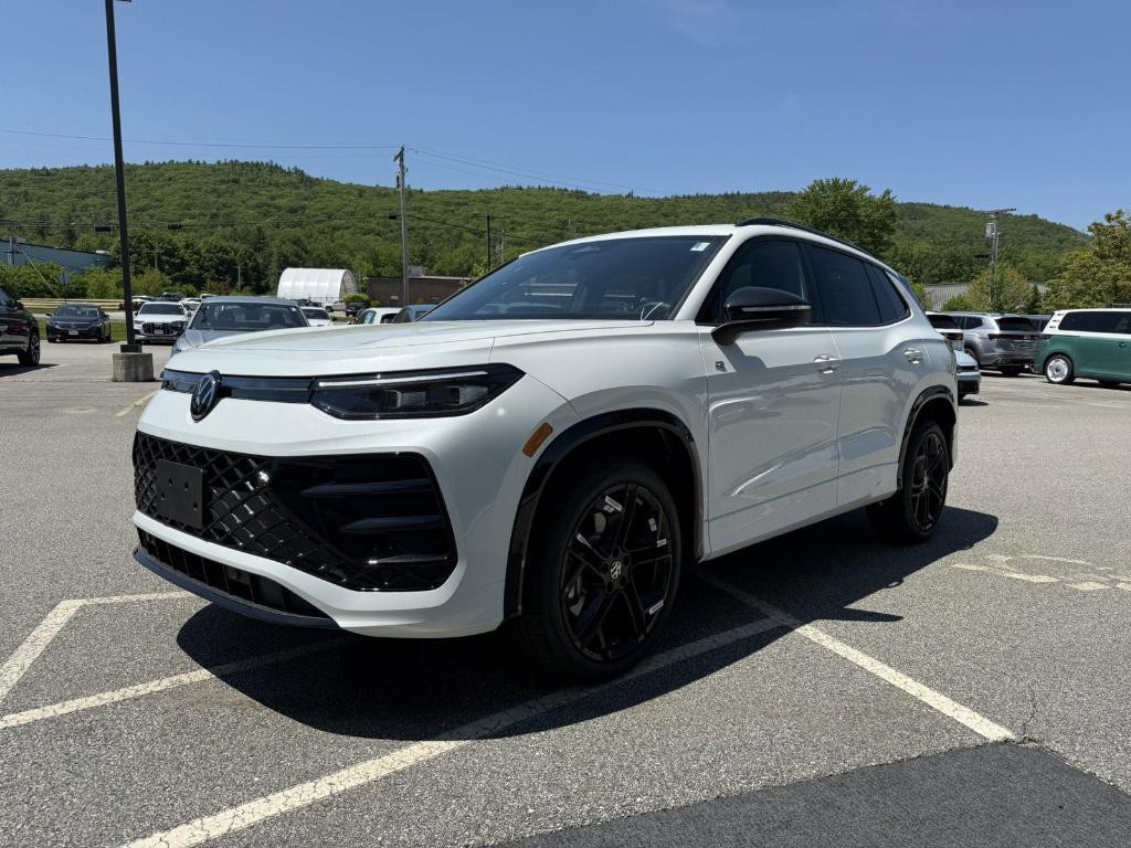 new 2025 Volkswagen Tiguan car, priced at $38,258