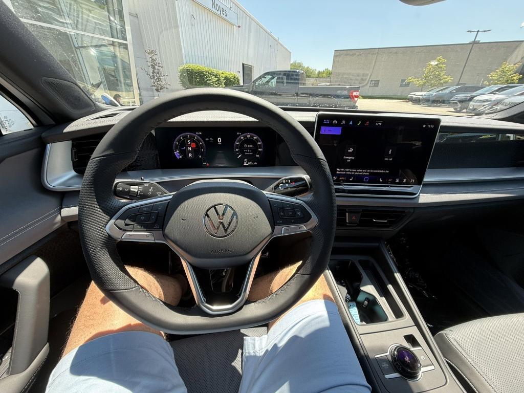 new 2025 Volkswagen Tiguan car, priced at $38,258
