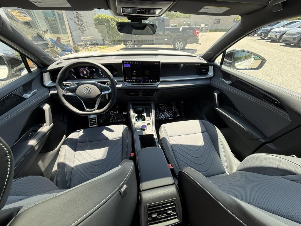 new 2025 Volkswagen Tiguan car, priced at $38,258