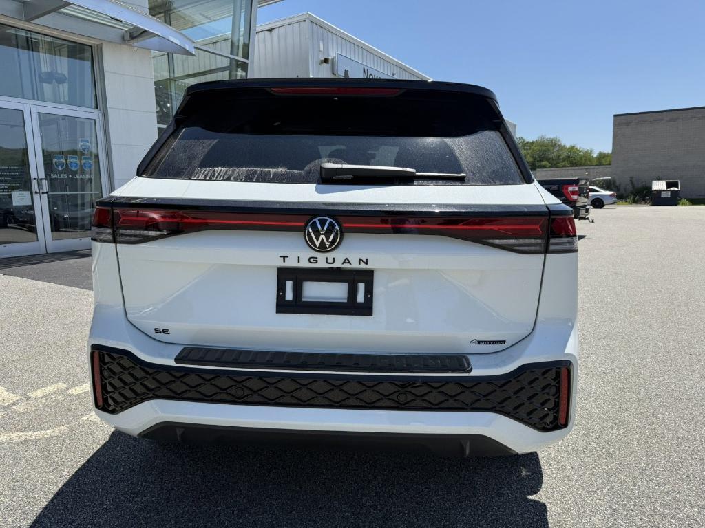 new 2025 Volkswagen Tiguan car, priced at $38,258