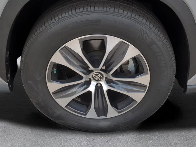 used 2021 Toyota Highlander car, priced at $32,990