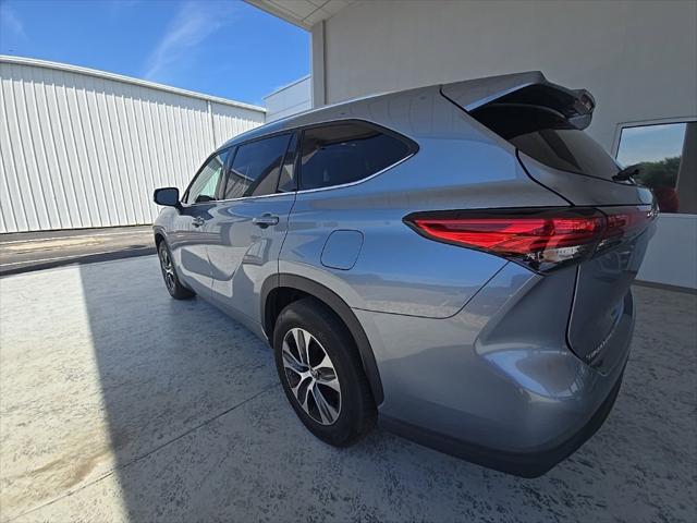 used 2021 Toyota Highlander car