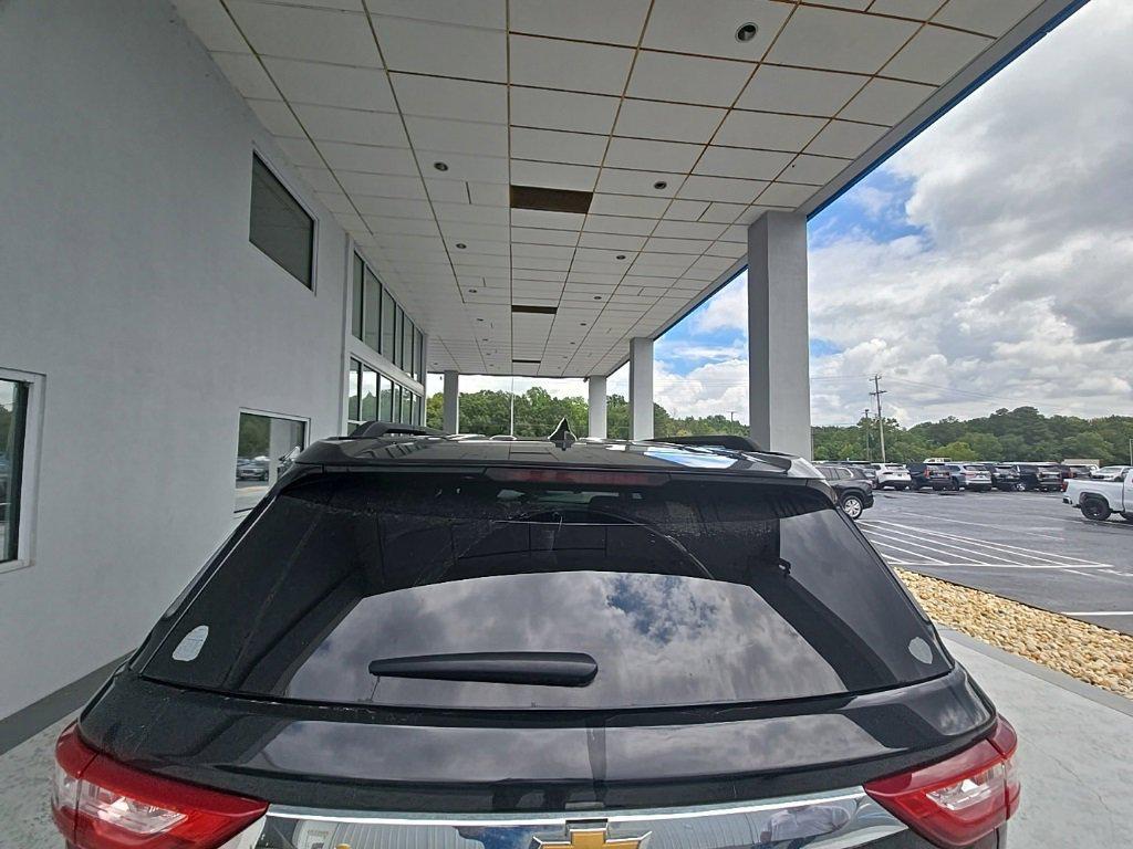 used 2021 Chevrolet Traverse car, priced at $21,990
