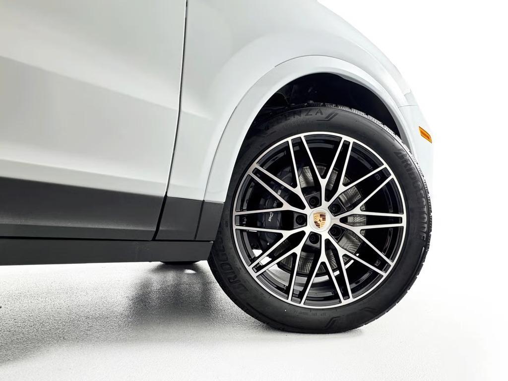 new 2025 Porsche Cayenne car, priced at $100,995