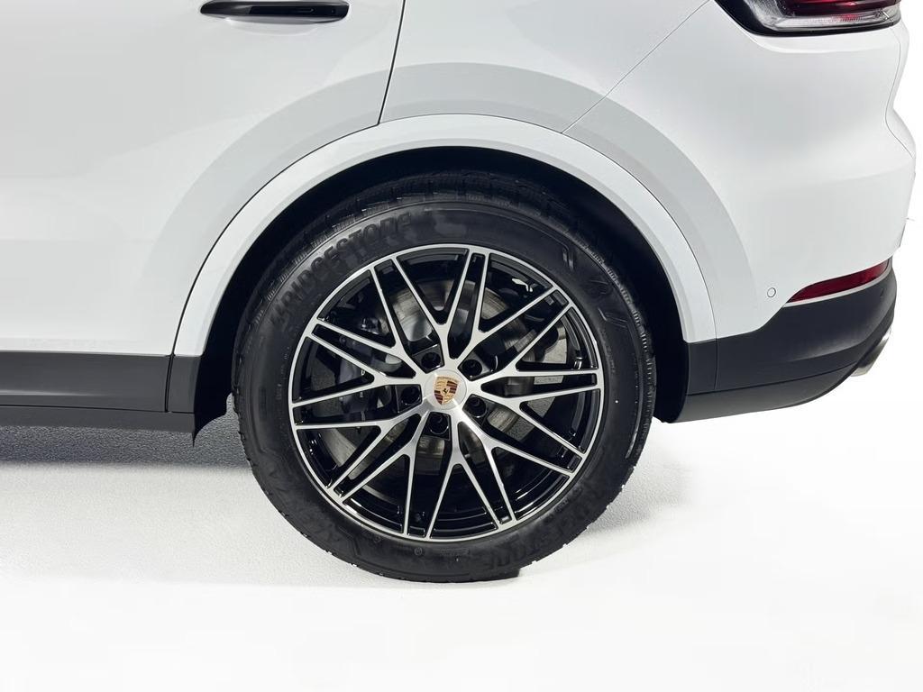 new 2025 Porsche Cayenne car, priced at $100,995
