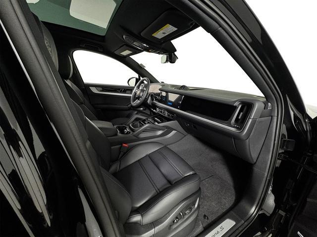new 2025 Porsche Cayenne car, priced at $122,615