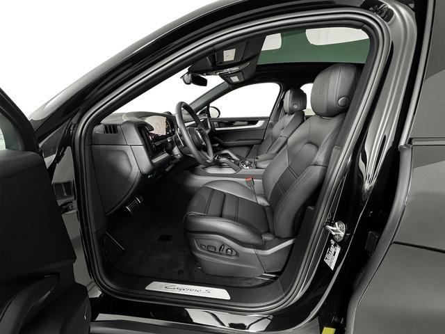 new 2025 Porsche Cayenne car, priced at $122,615