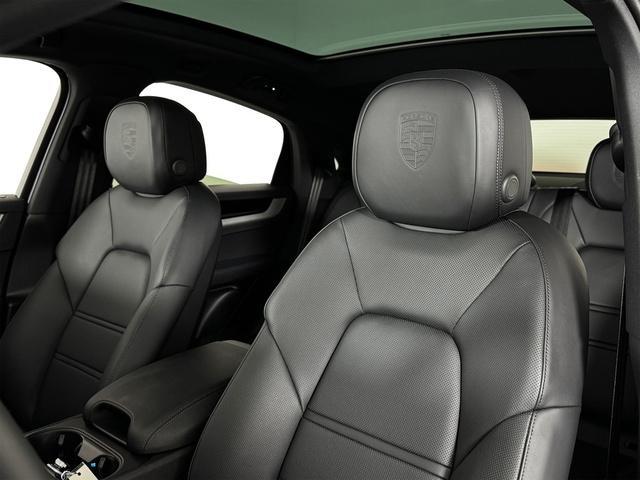 new 2025 Porsche Cayenne car, priced at $122,615