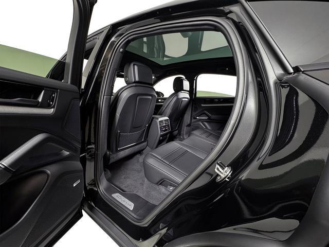 new 2025 Porsche Cayenne car, priced at $122,615