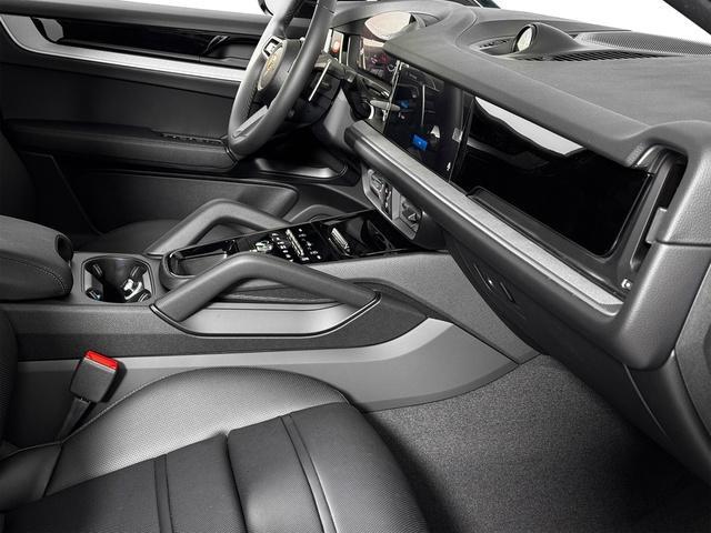 new 2025 Porsche Cayenne car, priced at $122,615