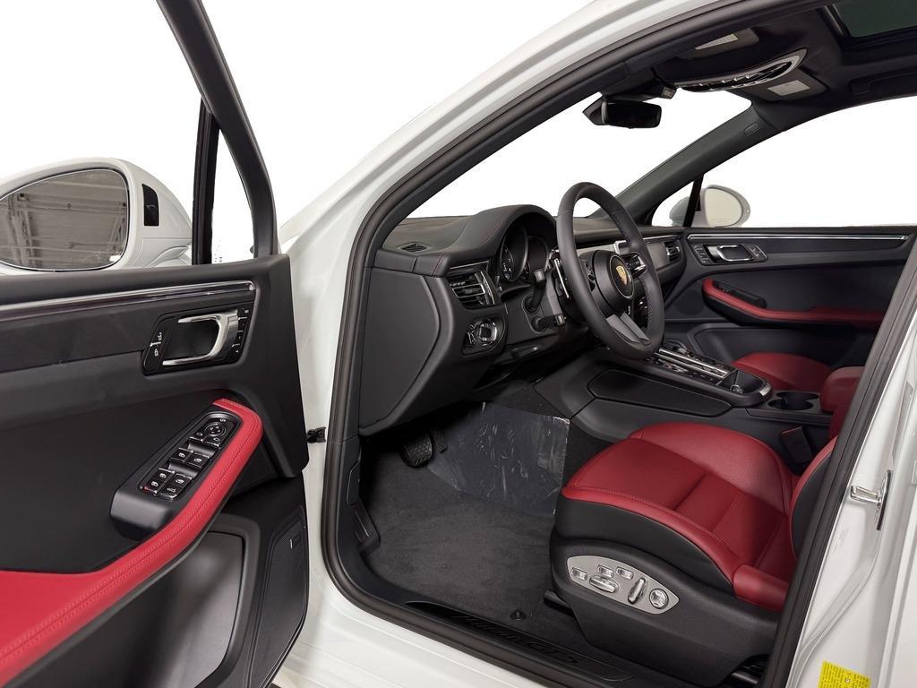 new 2025 Porsche Macan car, priced at $101,075