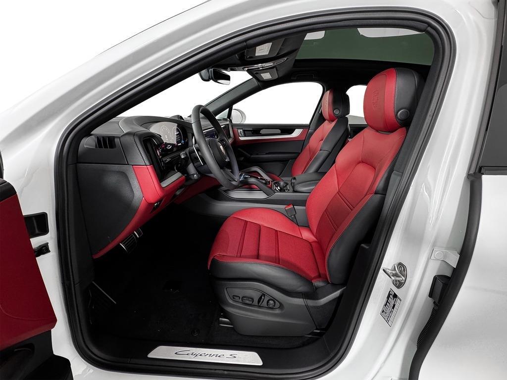 new 2025 Porsche Cayenne car, priced at $126,325