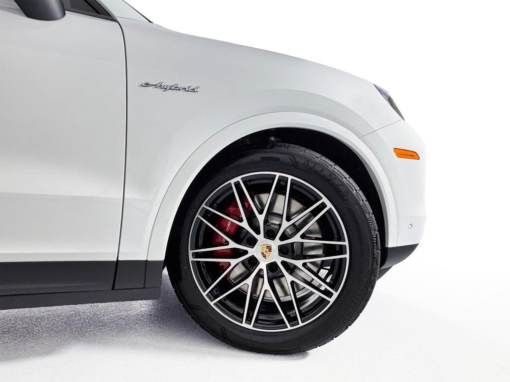 new 2025 Porsche Cayenne car, priced at $126,325