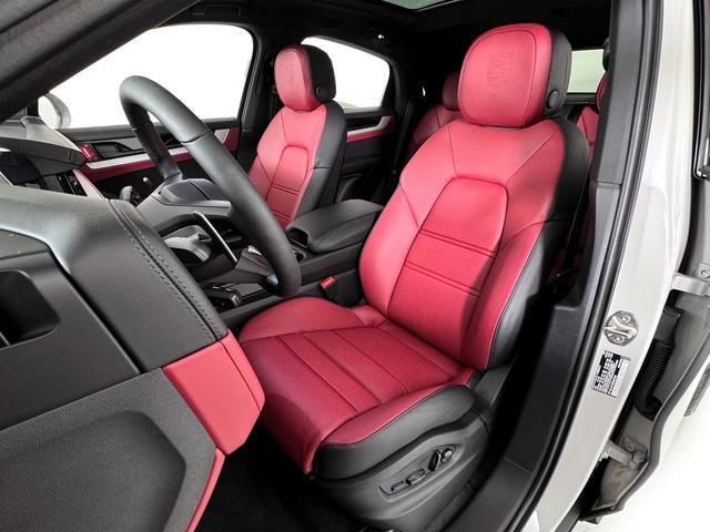 new 2025 Porsche Cayenne car, priced at $121,135