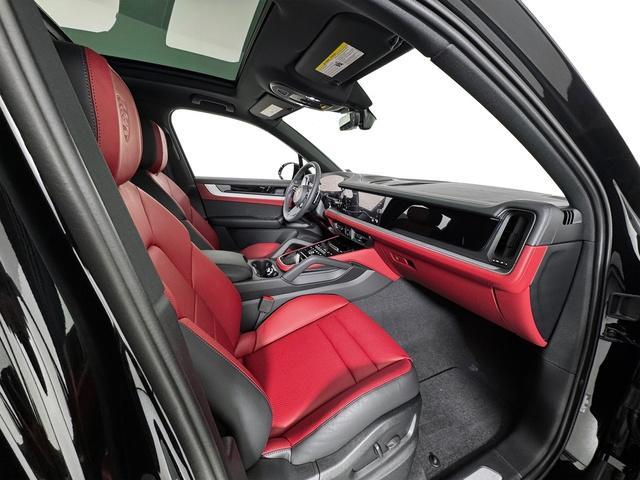 new 2025 Porsche Cayenne car, priced at $95,845