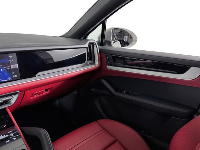 new 2025 Porsche Cayenne car, priced at $128,505